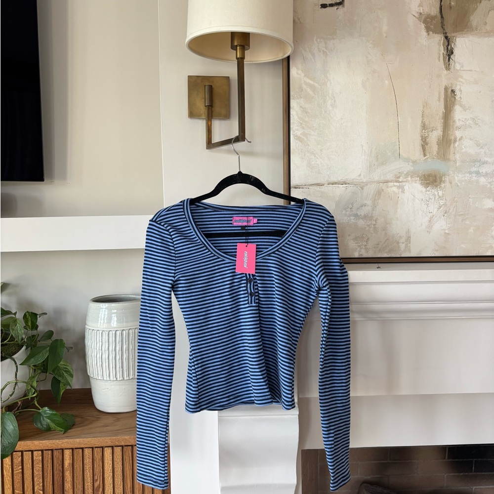 EDIKTED!! NEVER WORN!! Blue Striped Women's Top